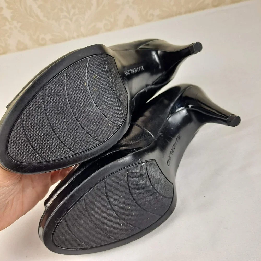 Bandolino Size 6M Mylah Black Leather Heels Peep Toe